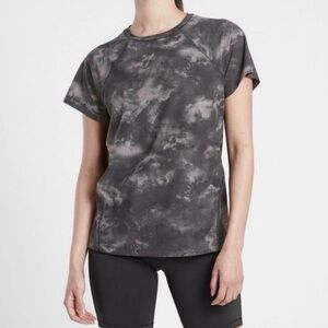 Athleta Ultimate Train Tee In Gray and Black Tie-Dye Size 1X Activewear Workout